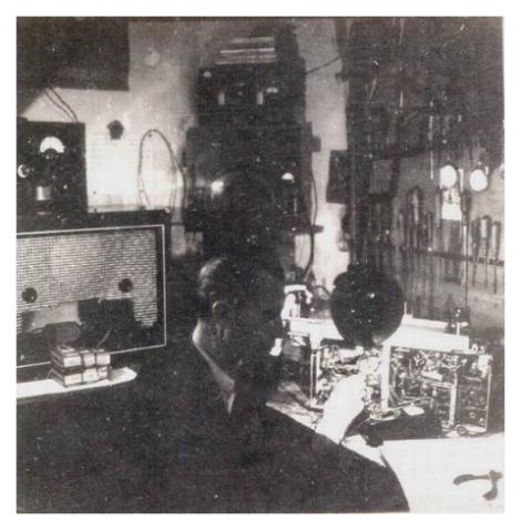 Idsebb Herczeg Istvn munka kzben, a mhelyben - 1951.